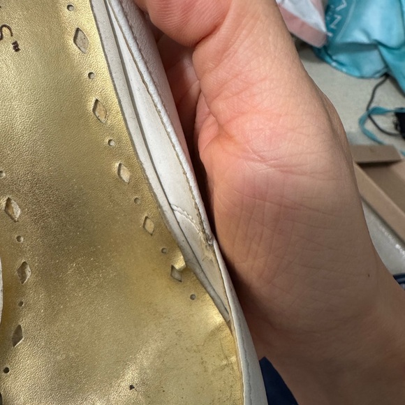 BCBG white pointed toe heels size 7 - Picture 7 of 10